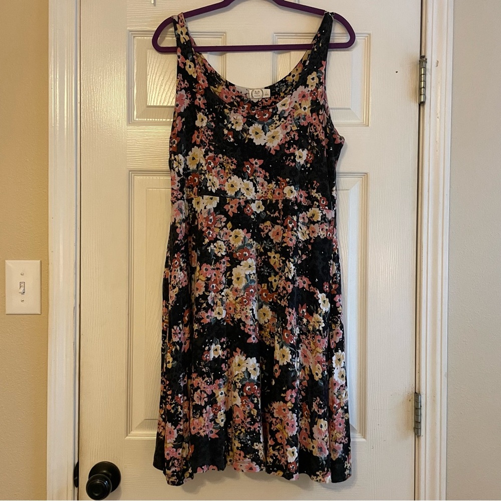 Maurices Women’s Large Black Multicolor Floral Sleeveless Dress
